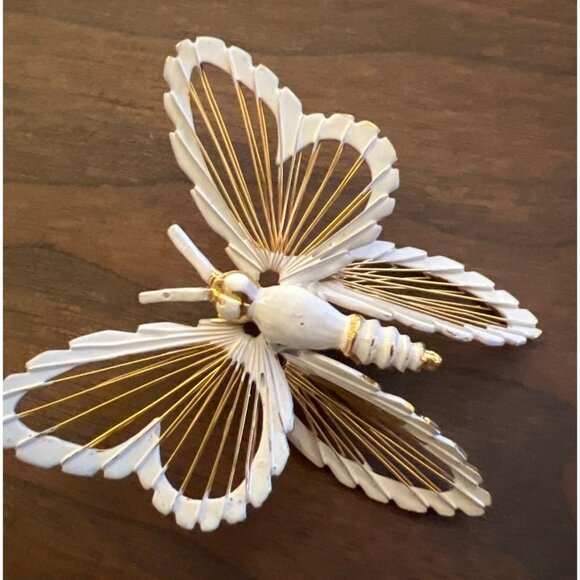 Monet Butterfly Brooch White Gold Vintage Unique Light Discreetly Elegant - Picture 13 of 13